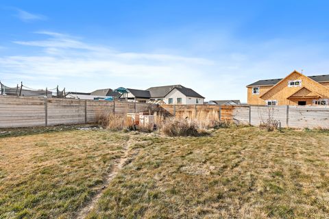 Tiny photo for 822 S 270 E, Nephi, UT 84648 (MLS # 2132910)