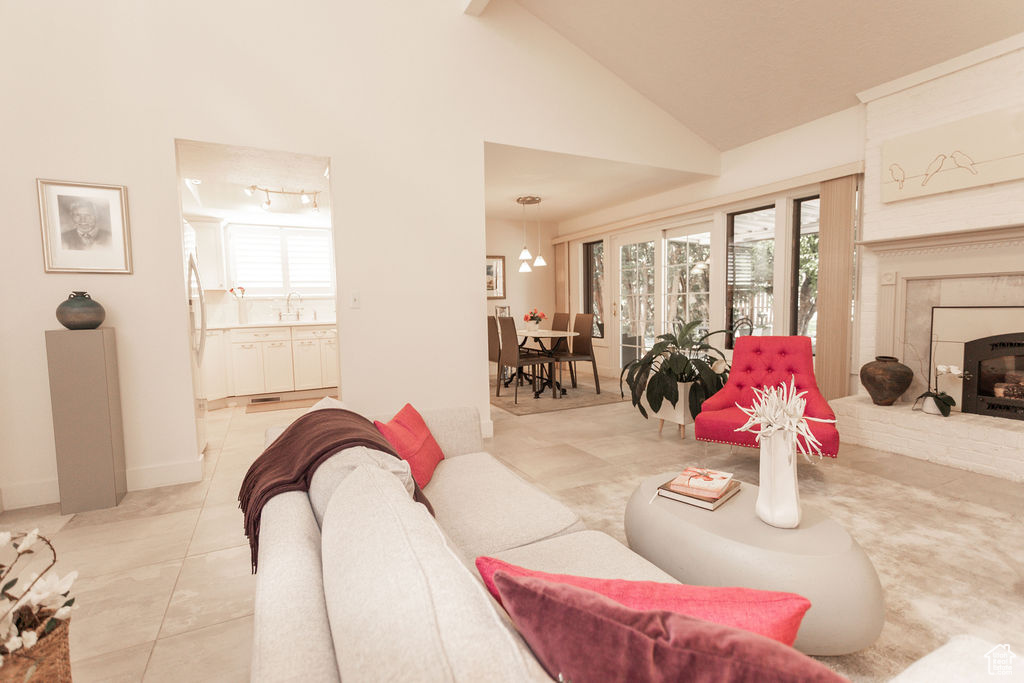 WHITE BARN - Residential