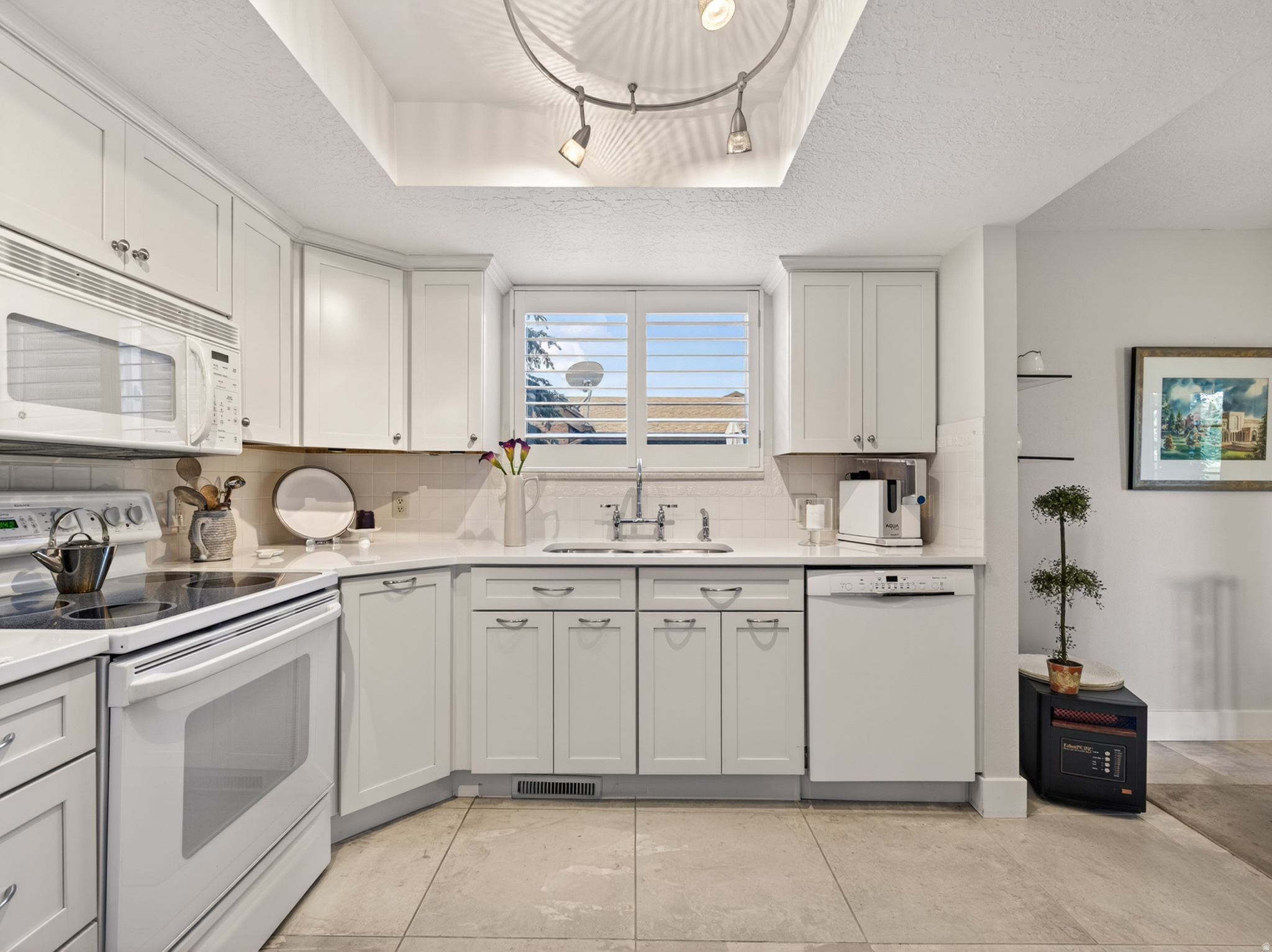 WHITE BARN - Residential