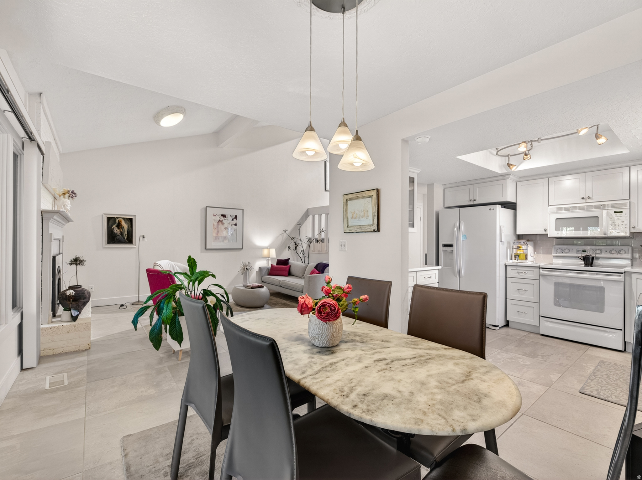 WHITE BARN - Residential