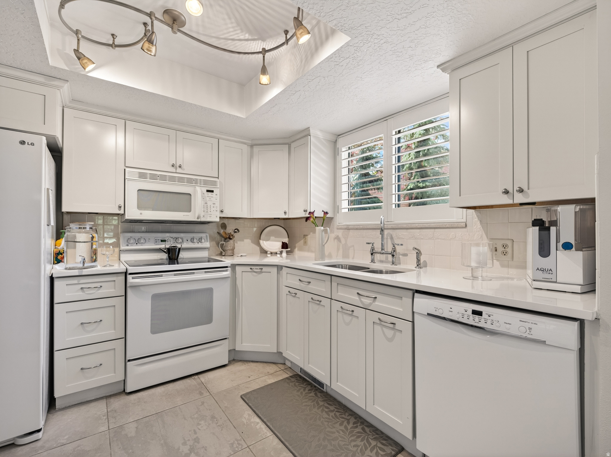 WHITE BARN - Residential