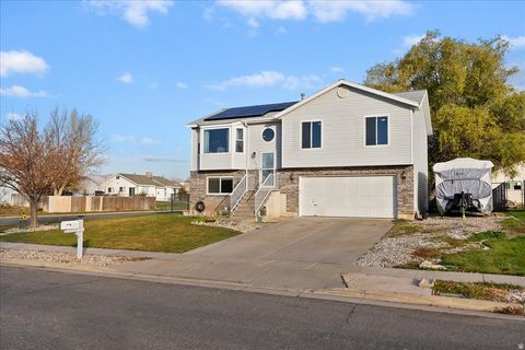 Tiny photo for 2162 N 2290 W, Clinton, UT 84015 (MLS # 2124638)