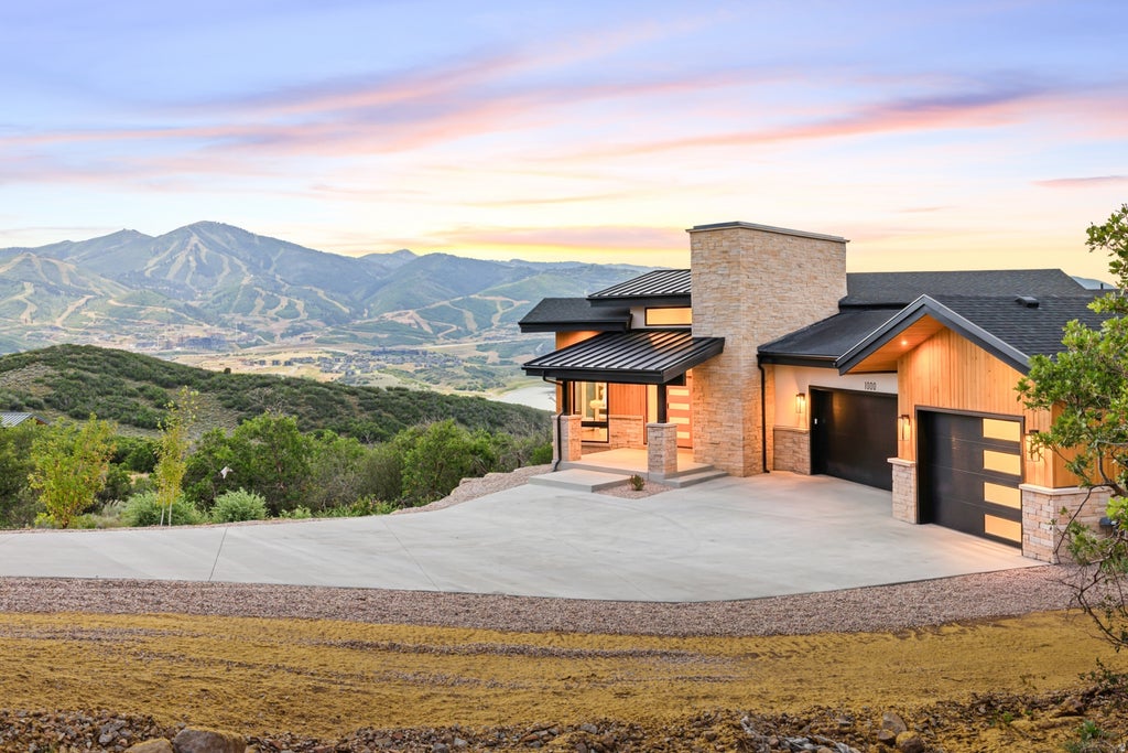Photo of 1120 E LASSO TRL, Hideout, UT 84036 (MLS # 2175907)