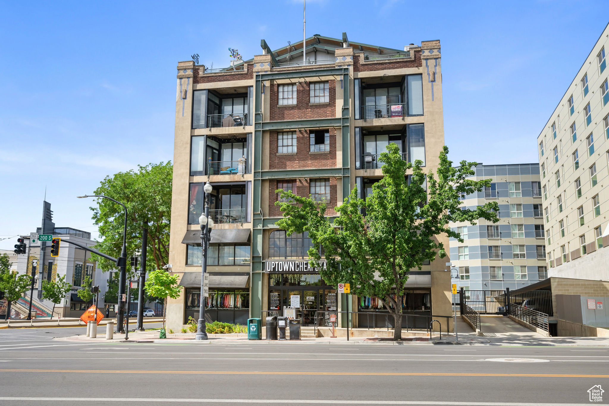 DAKOTA LOFTS - Residential