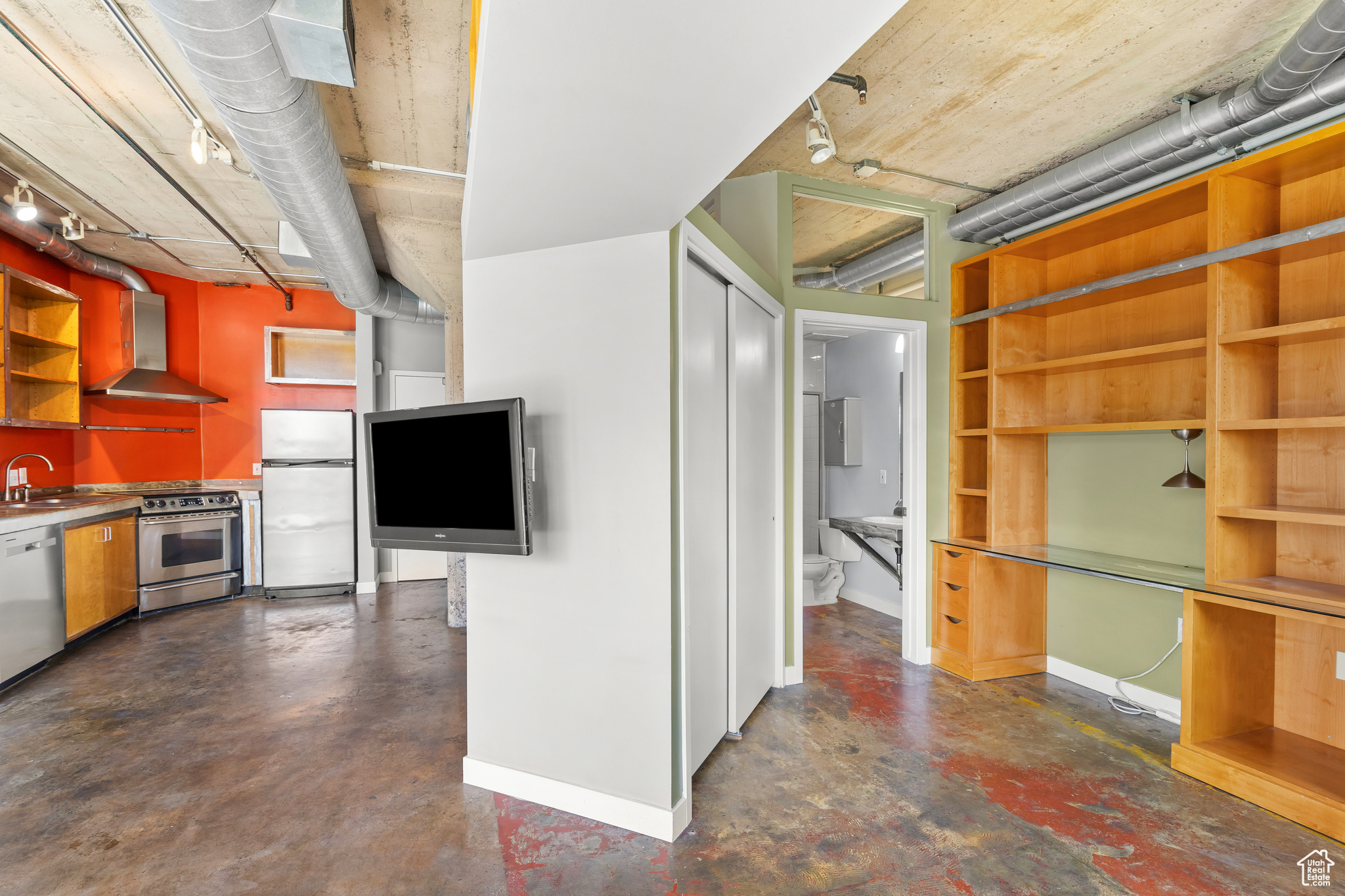 DAKOTA LOFTS - Residential