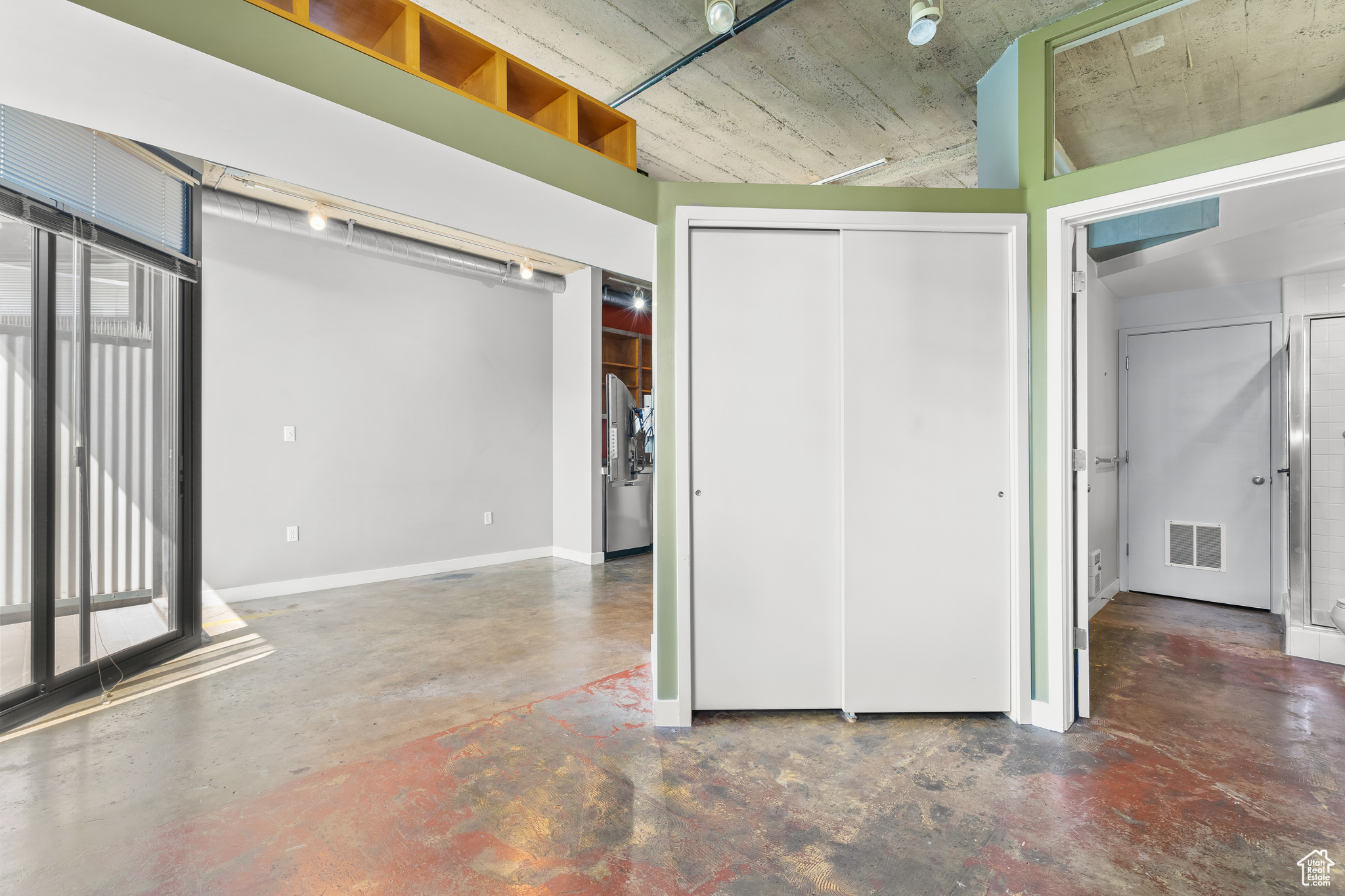 DAKOTA LOFTS - Residential