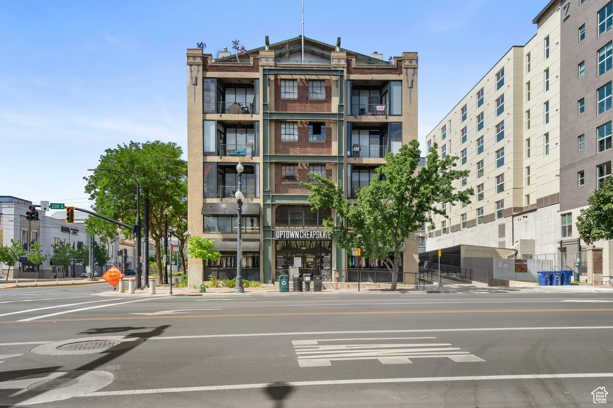 DAKOTA LOFTS - Residential