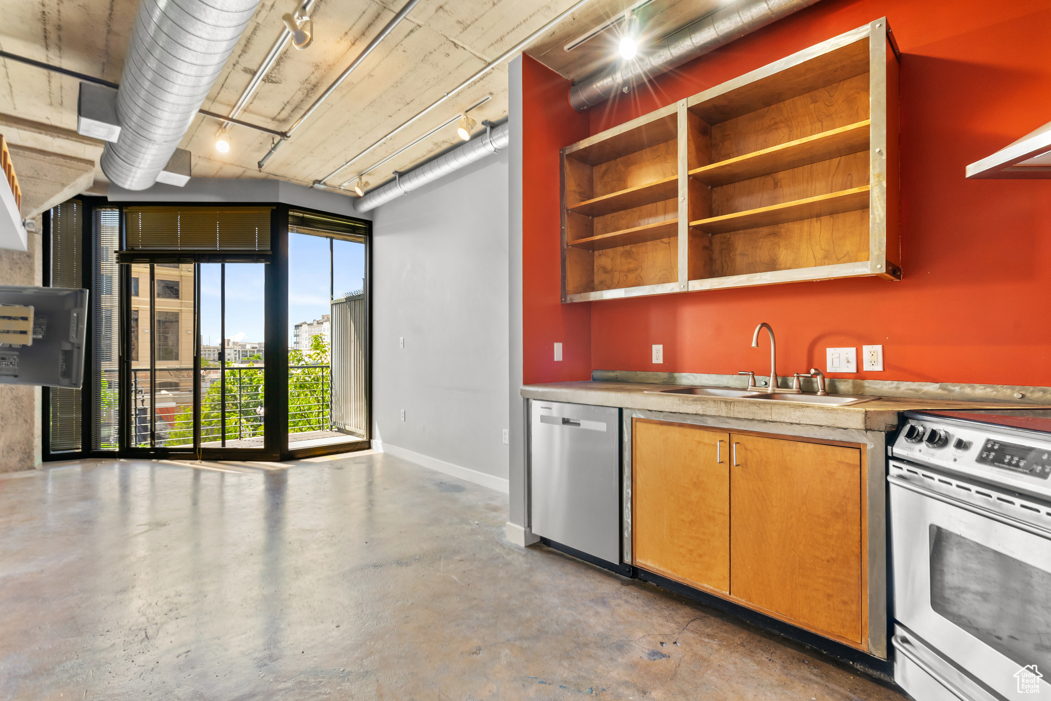DAKOTA LOFTS - Residential