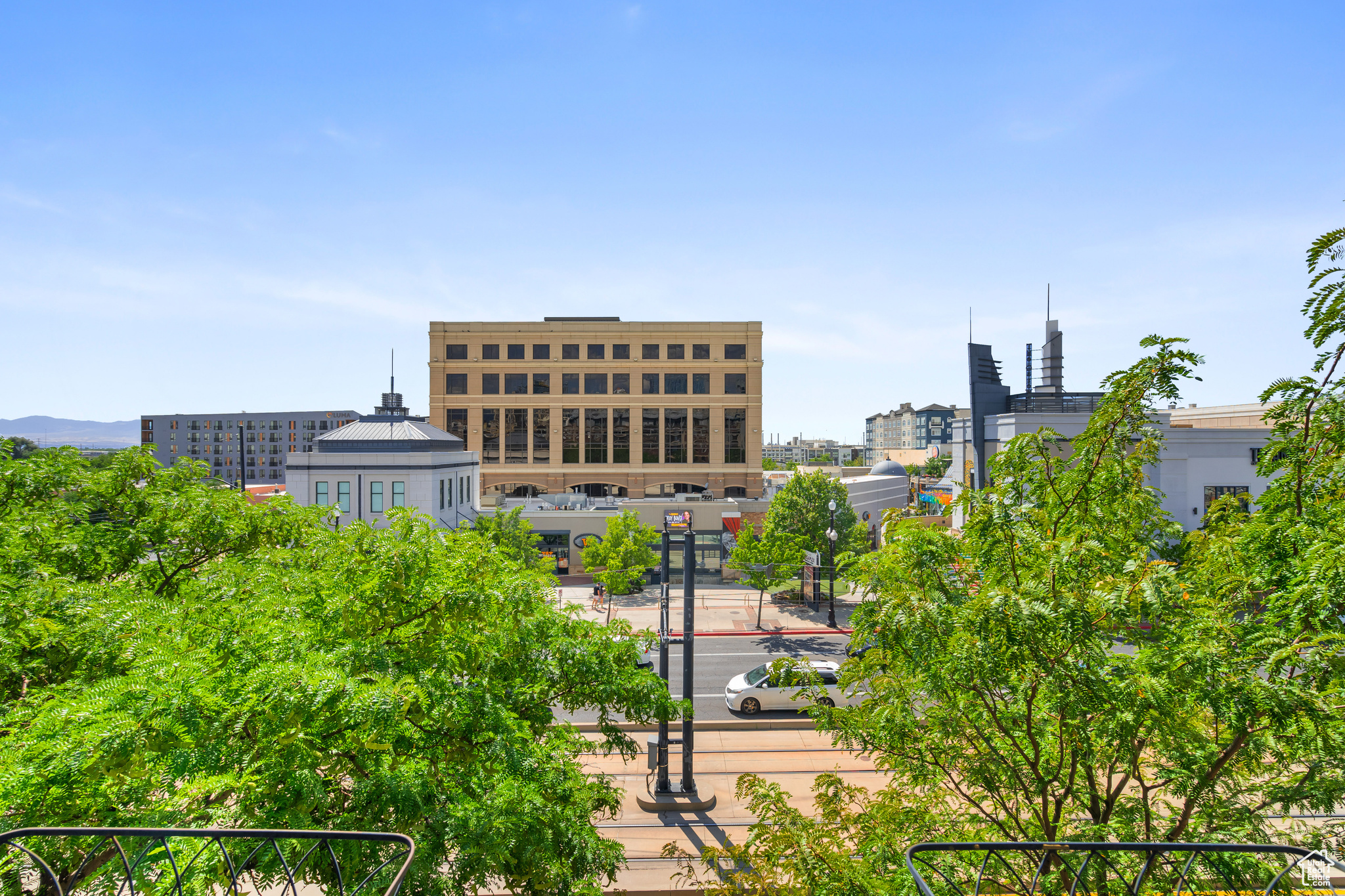 DAKOTA LOFTS - Residential