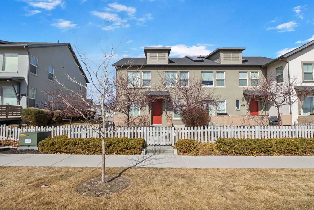 Photo of 6122 W LAKE AVE S, South Jordan, UT 84009 (MLS # 2139852)