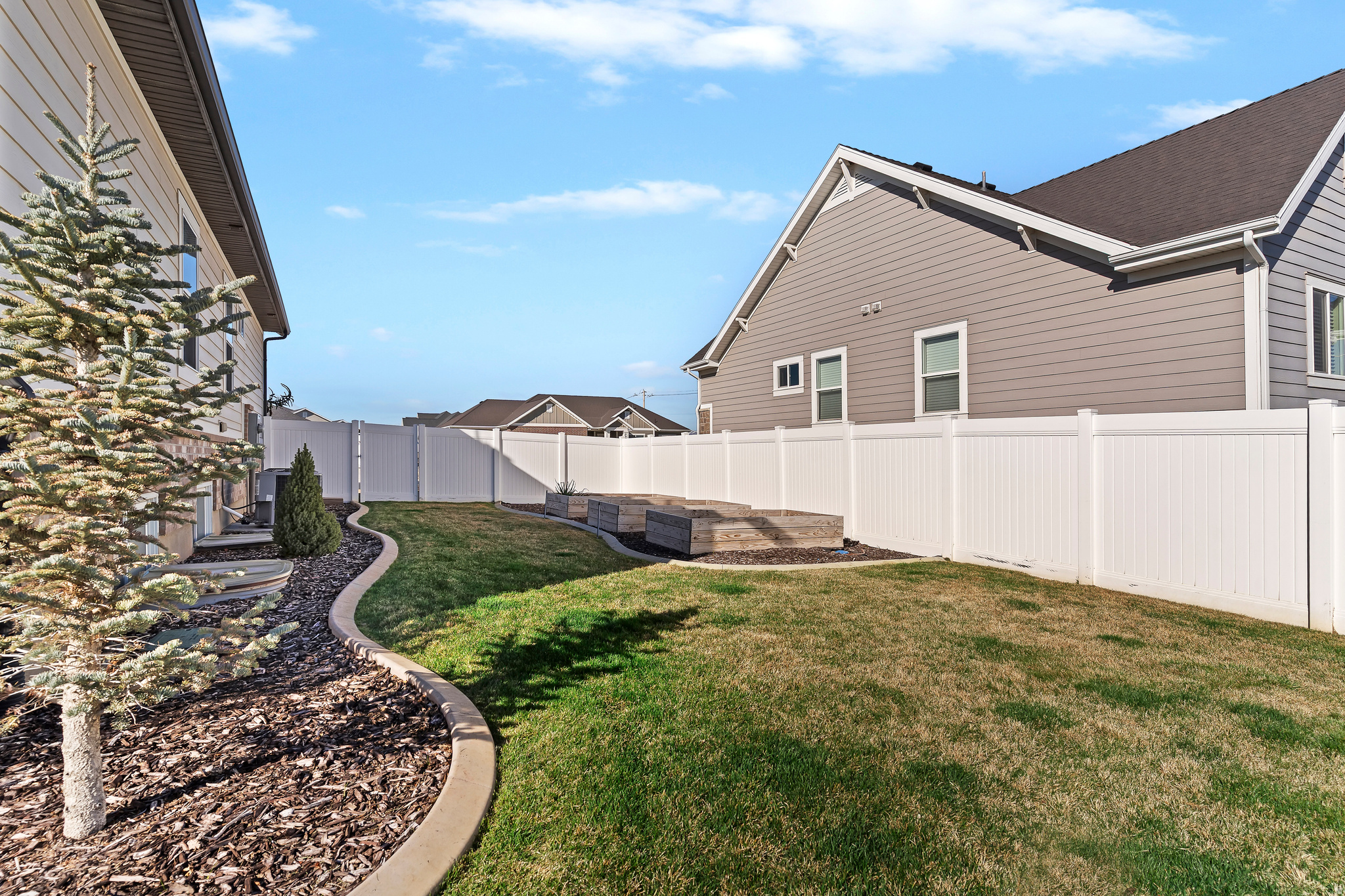 CRAYTHORN HOMESTEAD - Residential