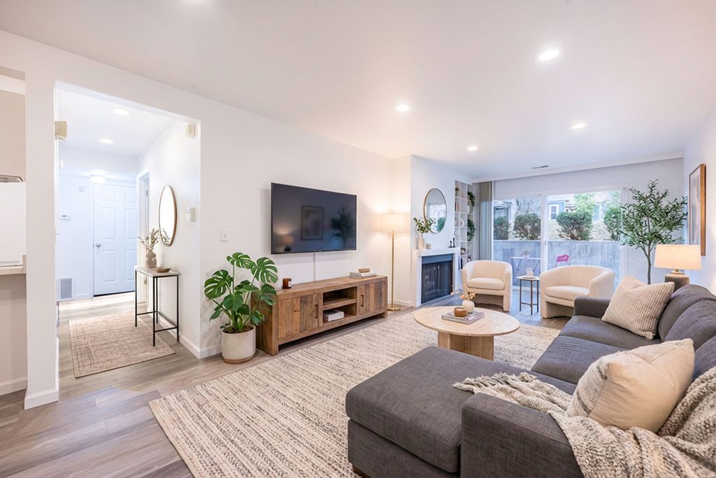 Photo of 31 M ST #109, Salt Lake City, UT 84103 (MLS # 2139226)