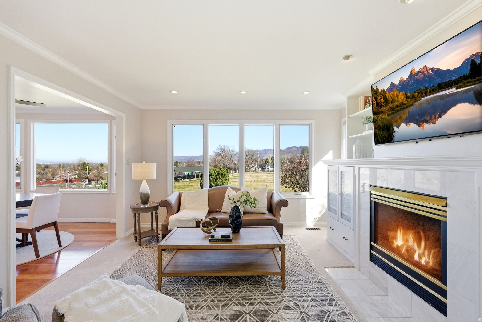 LAZY BAR - Residential