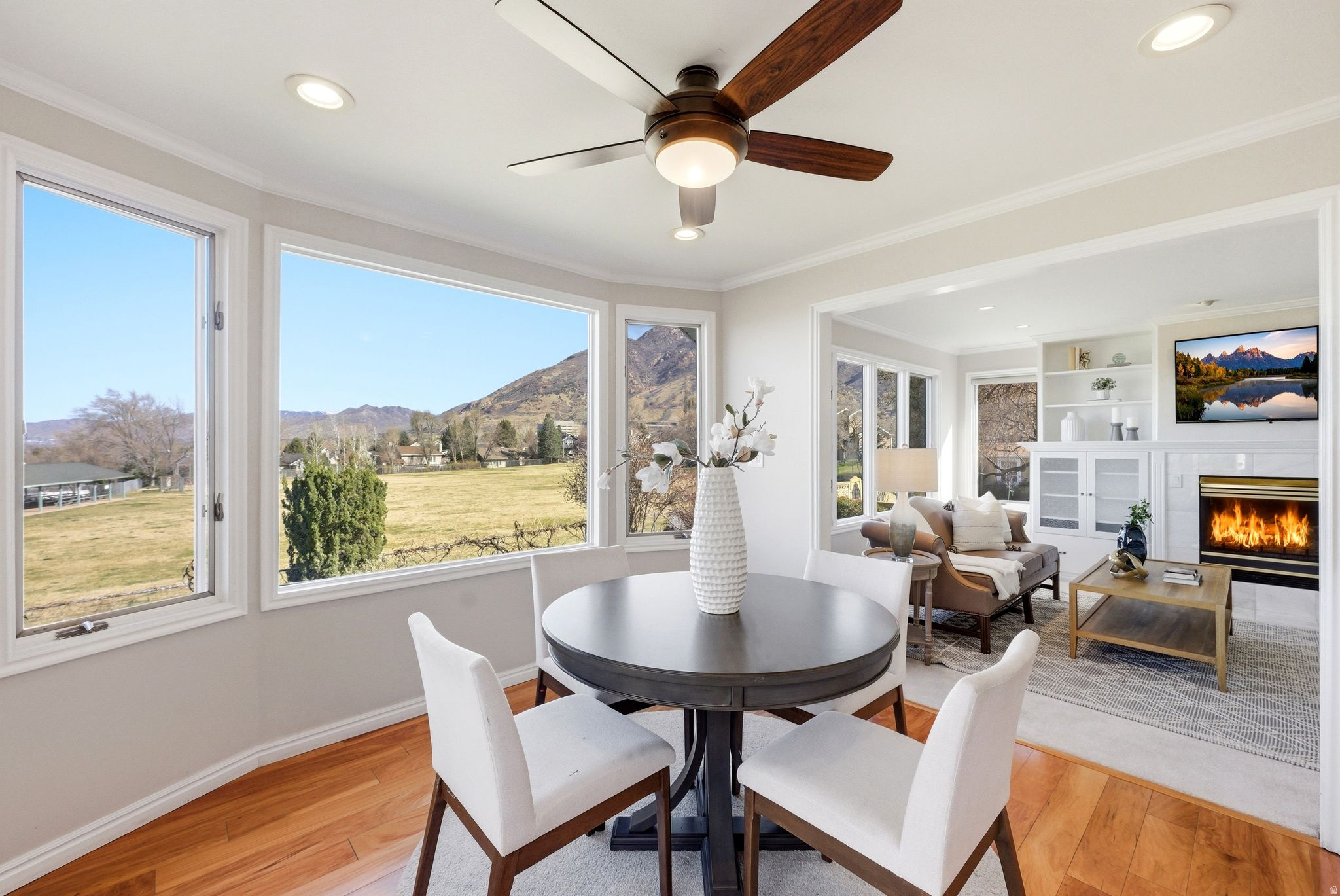 LAZY BAR - Residential