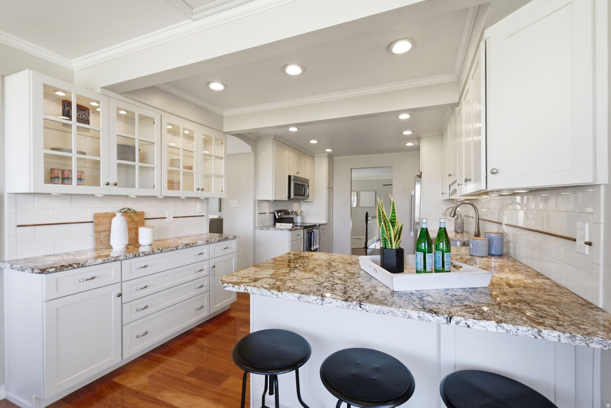 LAZY BAR - Residential