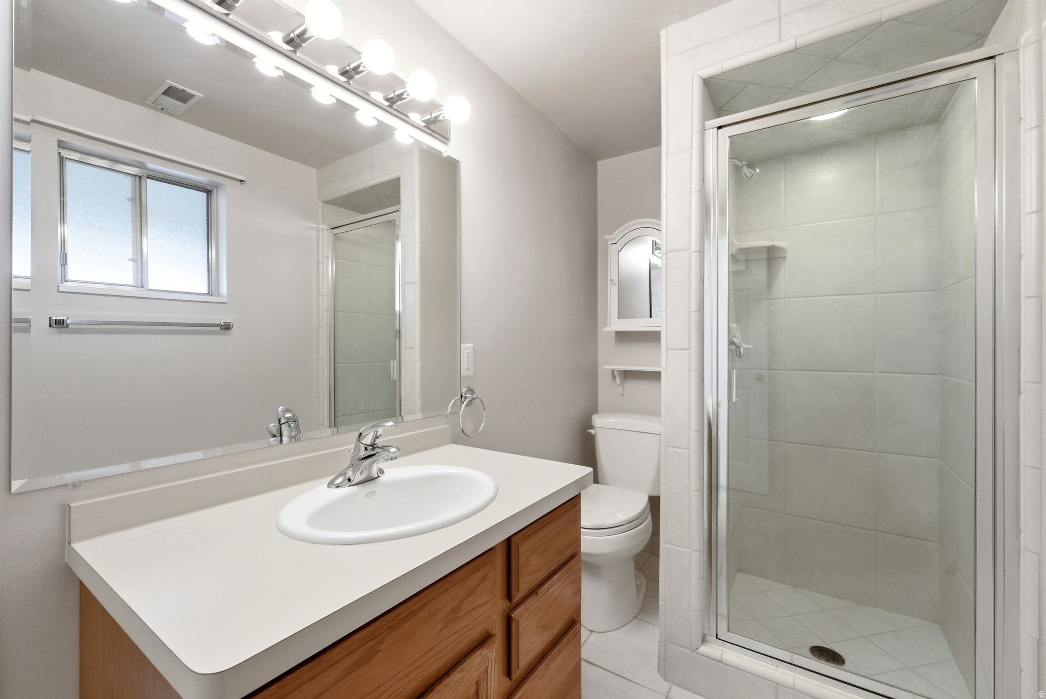 LAZY BAR - Residential