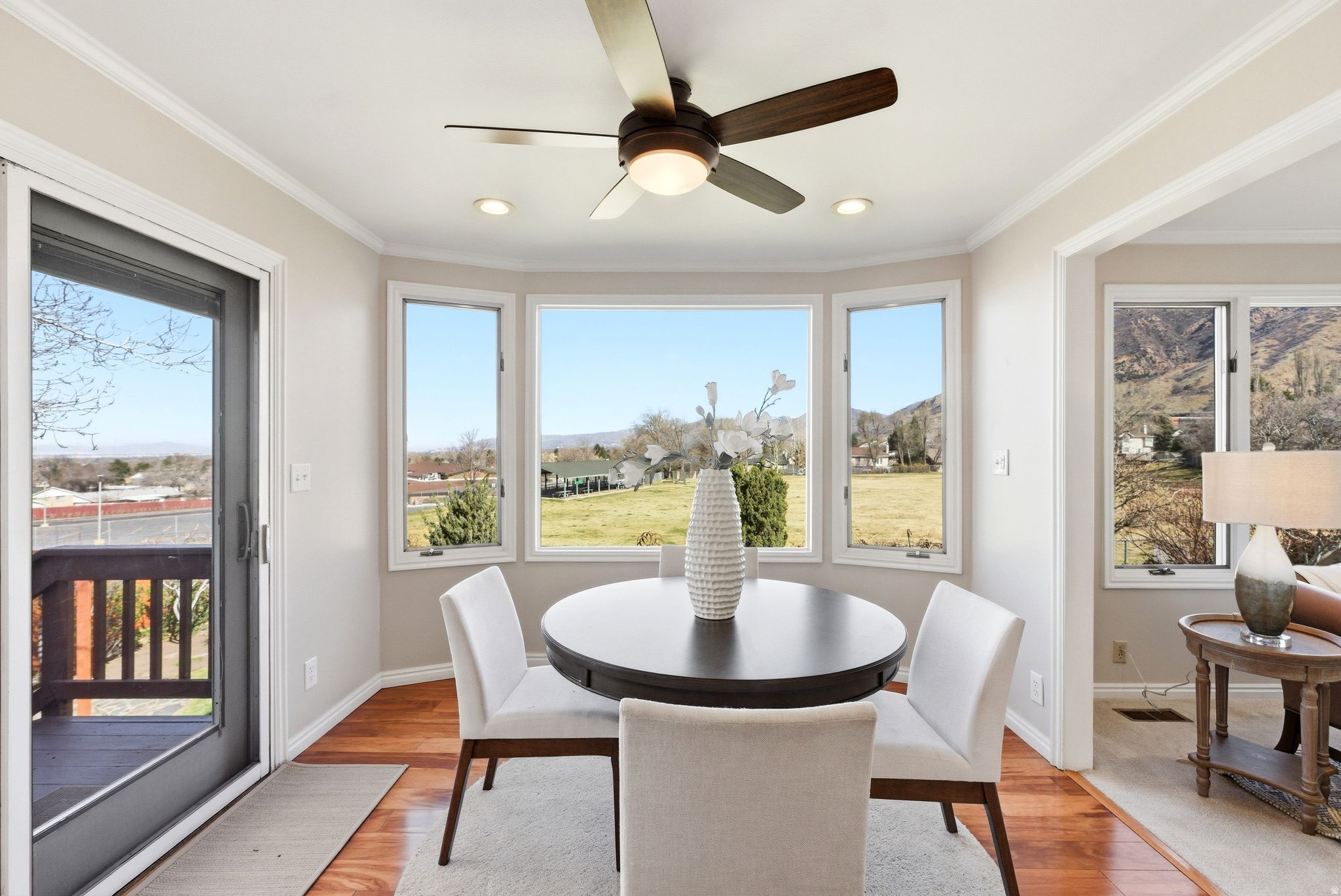 LAZY BAR - Residential