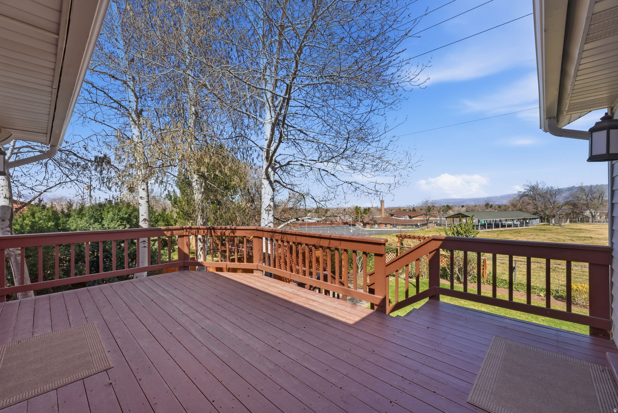 LAZY BAR - Residential