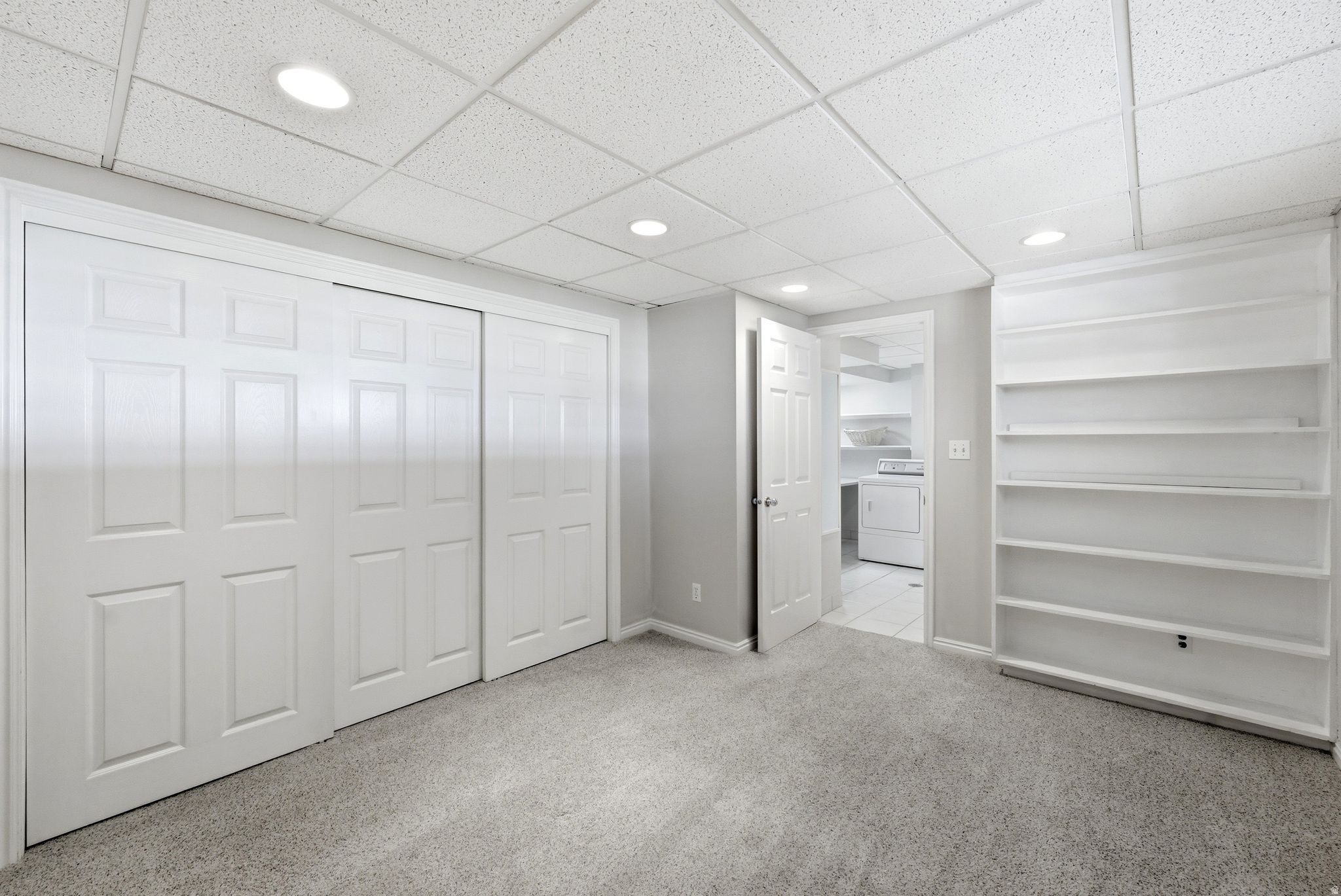 LAZY BAR - Residential