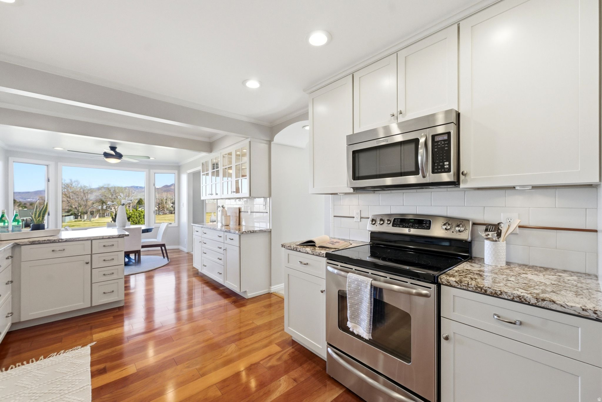 LAZY BAR - Residential