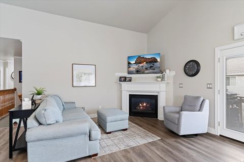 Tiny photo for 1403 GLENEAGLES DR, Syracuse, UT 84075 (MLS # 2128222)