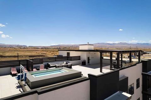 Tiny photo for 875 W AKOYA PEARL ST #305, Saint George, UT 84790 (MLS # 2127545)