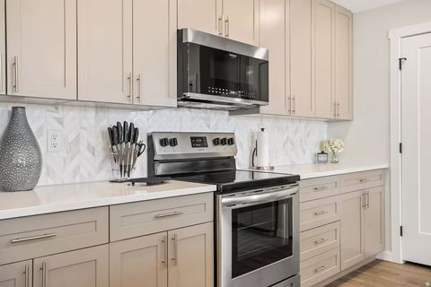 Tiny photo for 875 W AKOYA PEARL ST #305, Saint George, UT 84790 (MLS # 2127545)