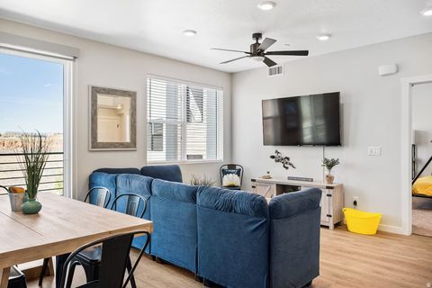Tiny photo for 875 W AKOYA PEARL ST #305, Saint George, UT 84790 (MLS # 2127545)