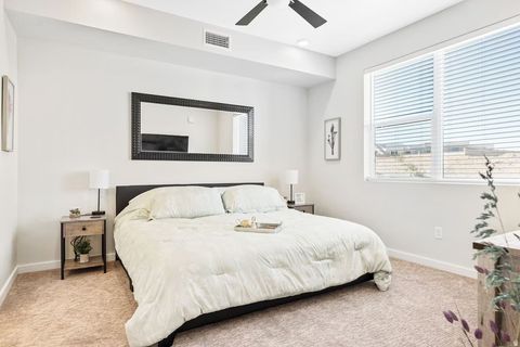 Tiny photo for 875 W AKOYA PEARL ST #305, Saint George, UT 84790 (MLS # 2127545)
