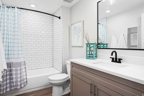 Tiny photo for 875 W AKOYA PEARL ST #305, Saint George, UT 84790 (MLS # 2127545)