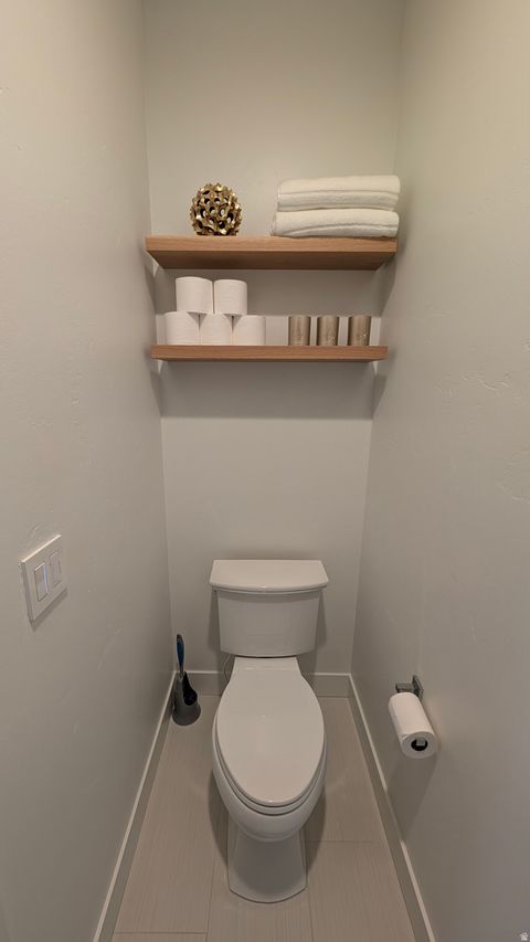 Tiny photo for 326 APRICOT Grv, Kaysville, UT 84037 (MLS # 2150395)