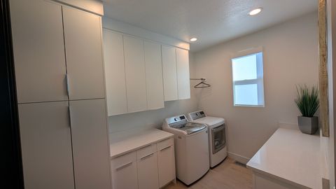 Tiny photo for 326 APRICOT Grv, Kaysville, UT 84037 (MLS # 2150395)