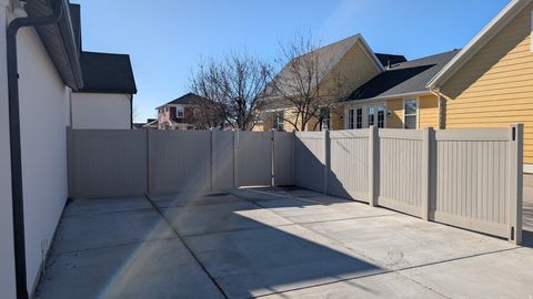 Tiny photo for 326 APRICOT Grv, Kaysville, UT 84037 (MLS # 2150395)