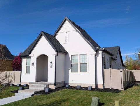 Photo of 326 APRICOT Grv, Kaysville, UT 84037 (MLS # 2150395)