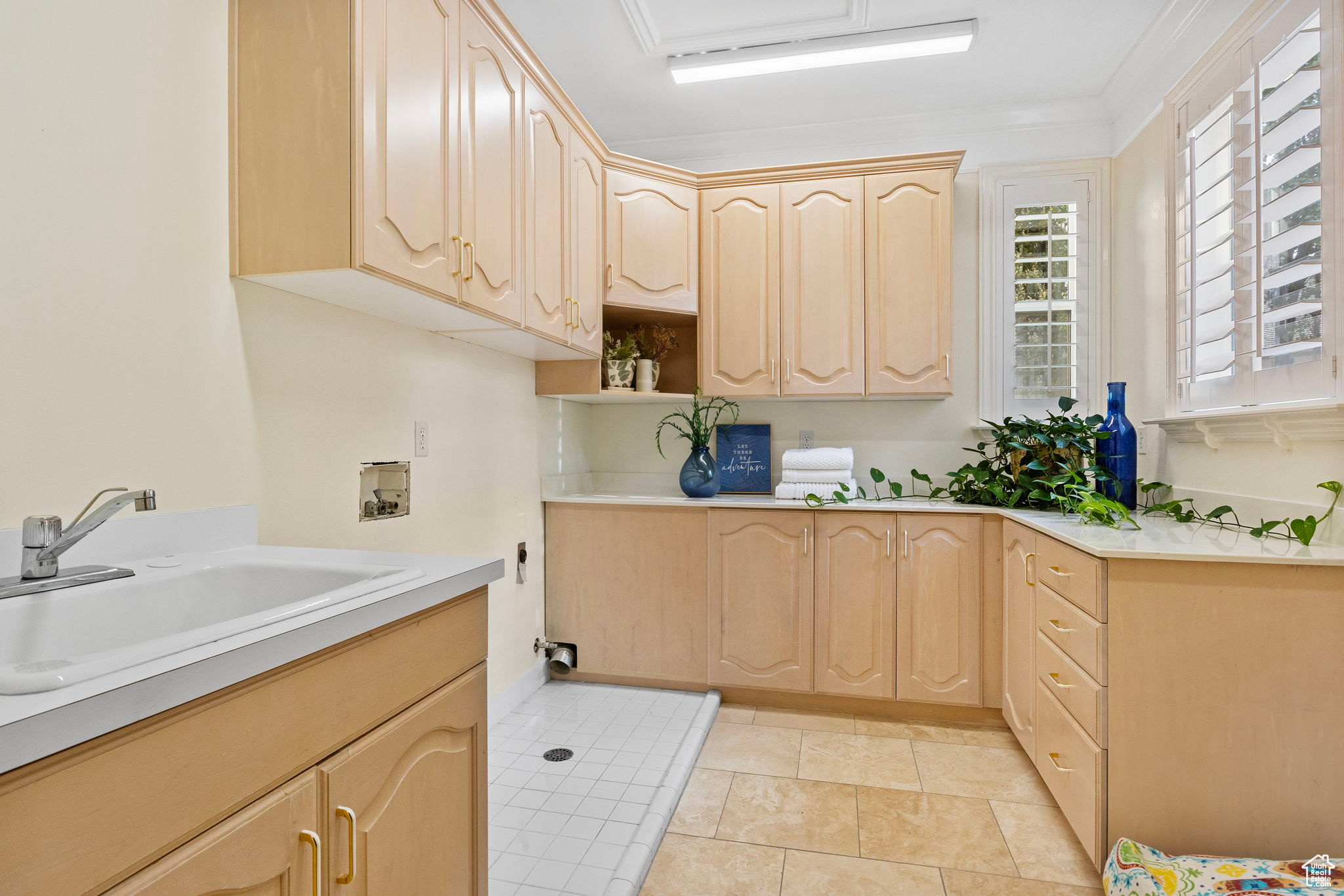 PARKWAY PALISADES - Residential
