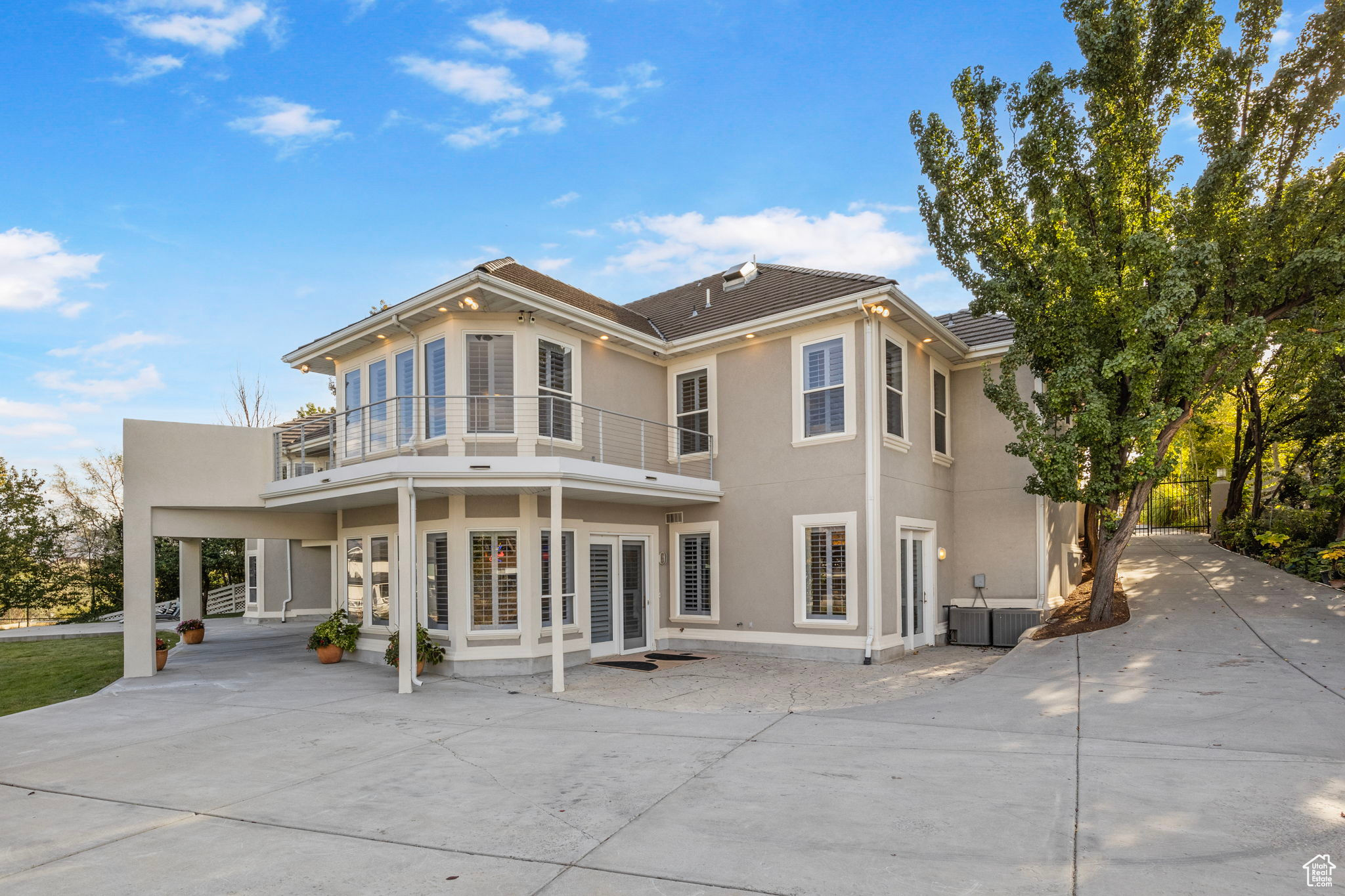 PARKWAY PALISADES - Residential