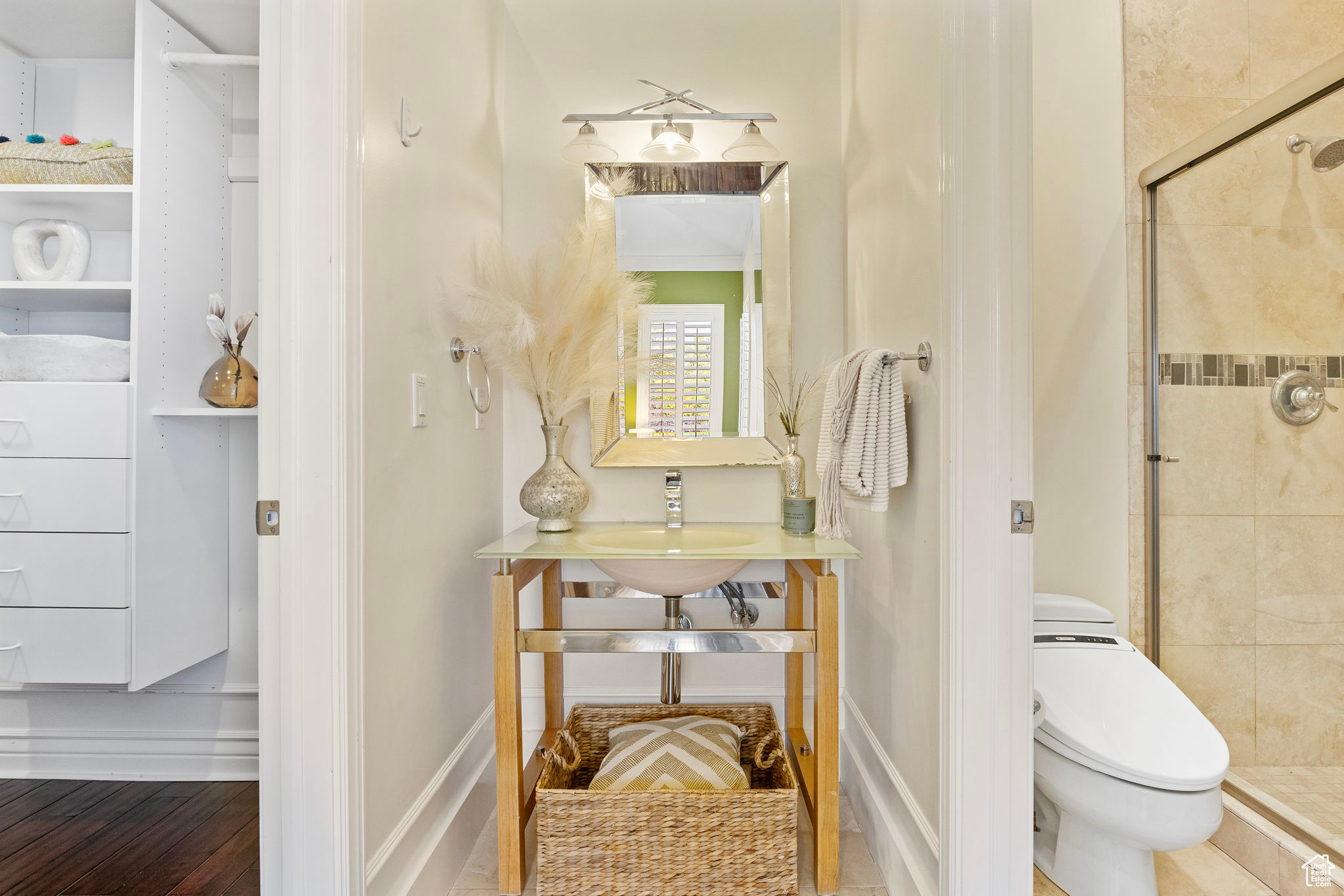 PARKWAY PALISADES - Residential