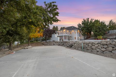 Tiny photo for 11131 S PALISADE RIM CIR, South Jordan, UT 84095 (MLS # 2084770)