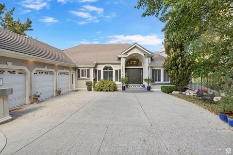 Tiny photo for 11131 S PALISADE RIM CIR, South Jordan, UT 84095 (MLS # 2084770)