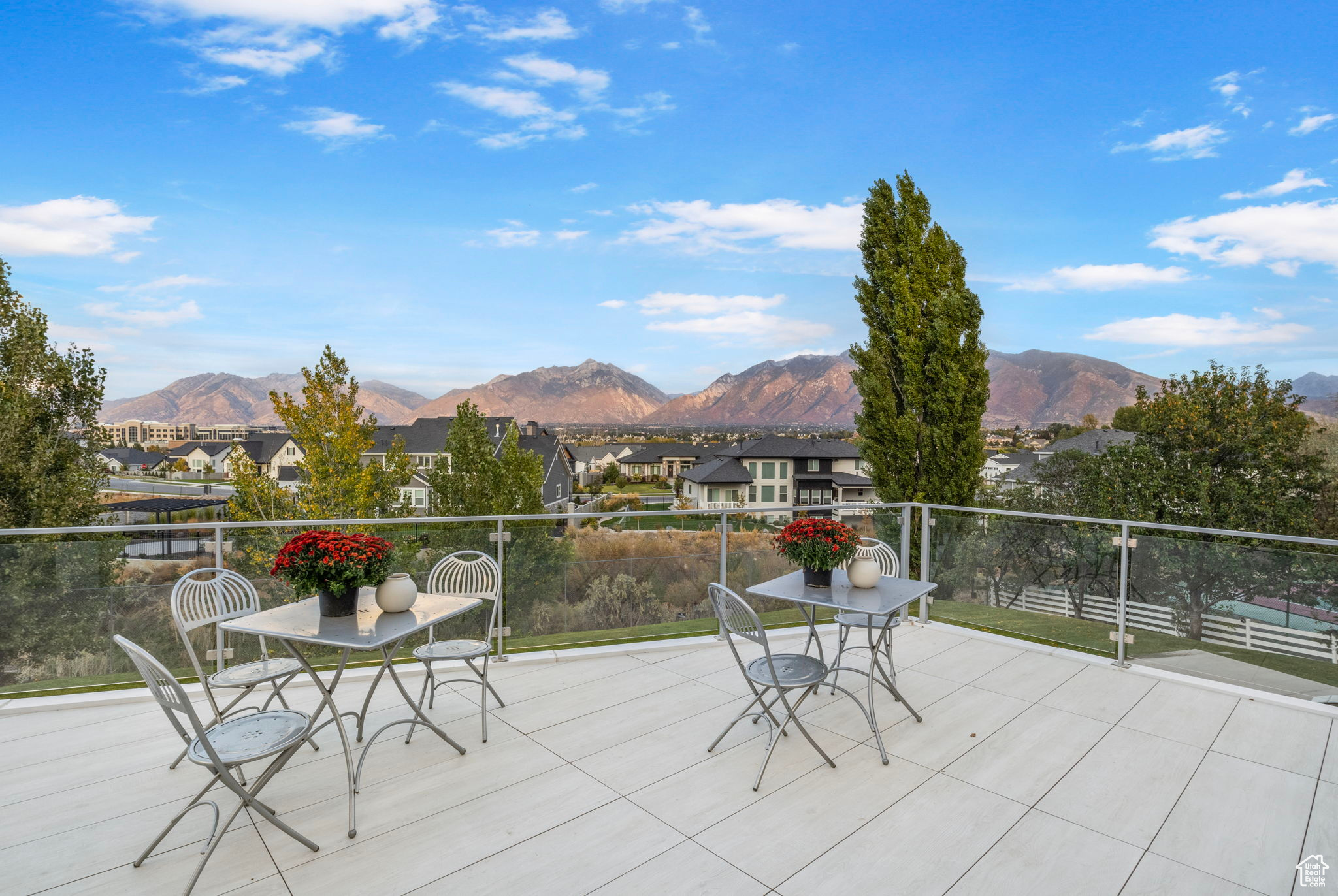 PARKWAY PALISADES - Residential