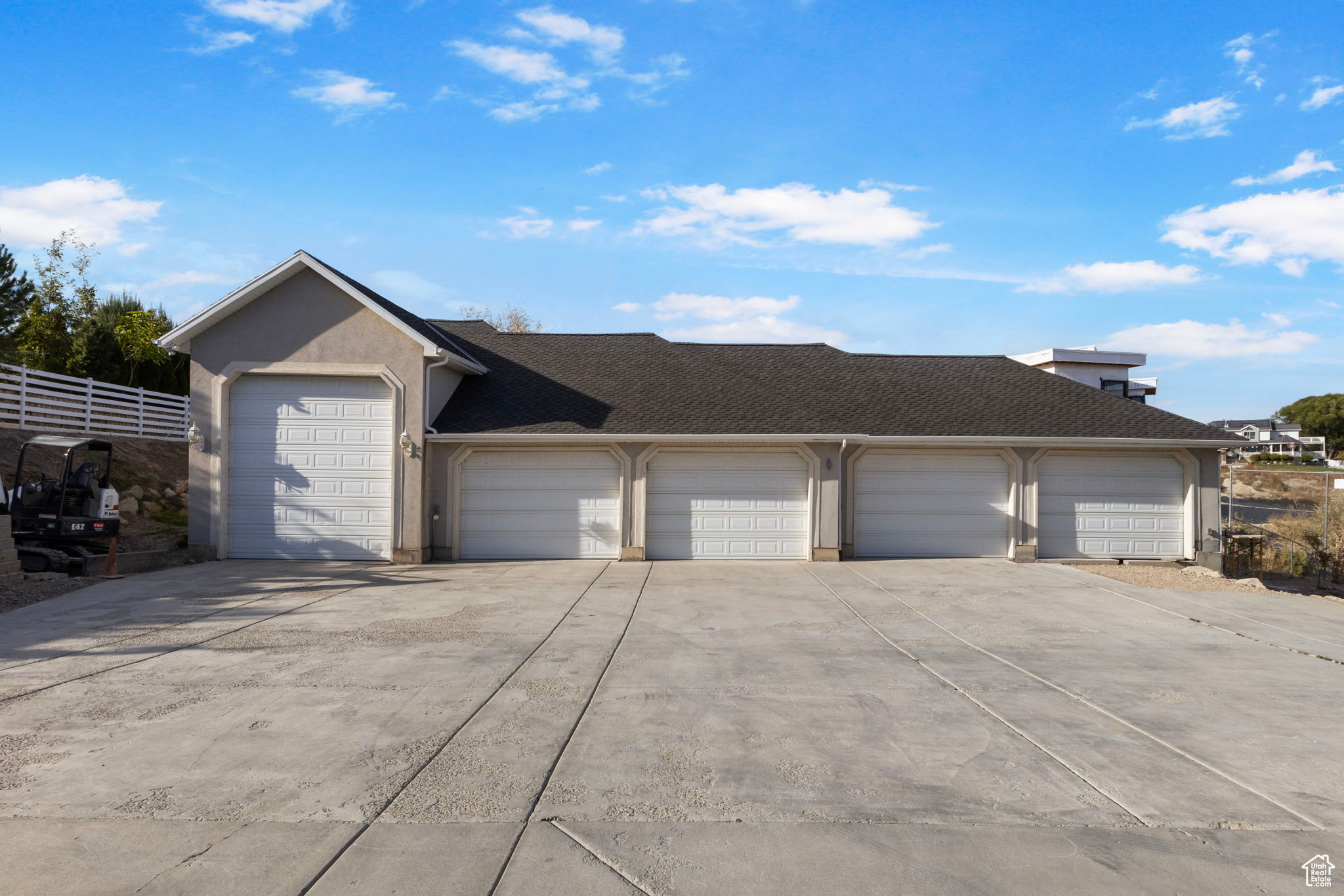 PARKWAY PALISADES - Residential