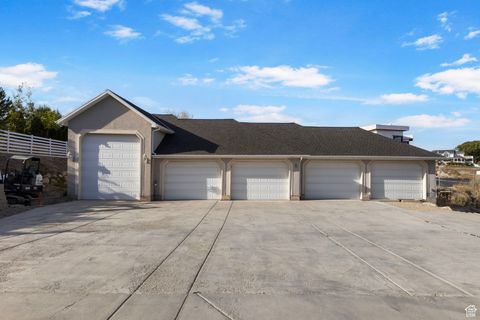 Tiny photo for 11131 S PALISADE RIM CIR, South Jordan, UT 84095 (MLS # 2084770)