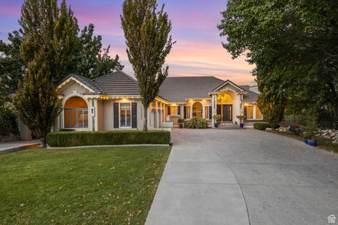 Tiny photo for 11131 S PALISADE RIM CIR, South Jordan, UT 84095 (MLS # 2084770)