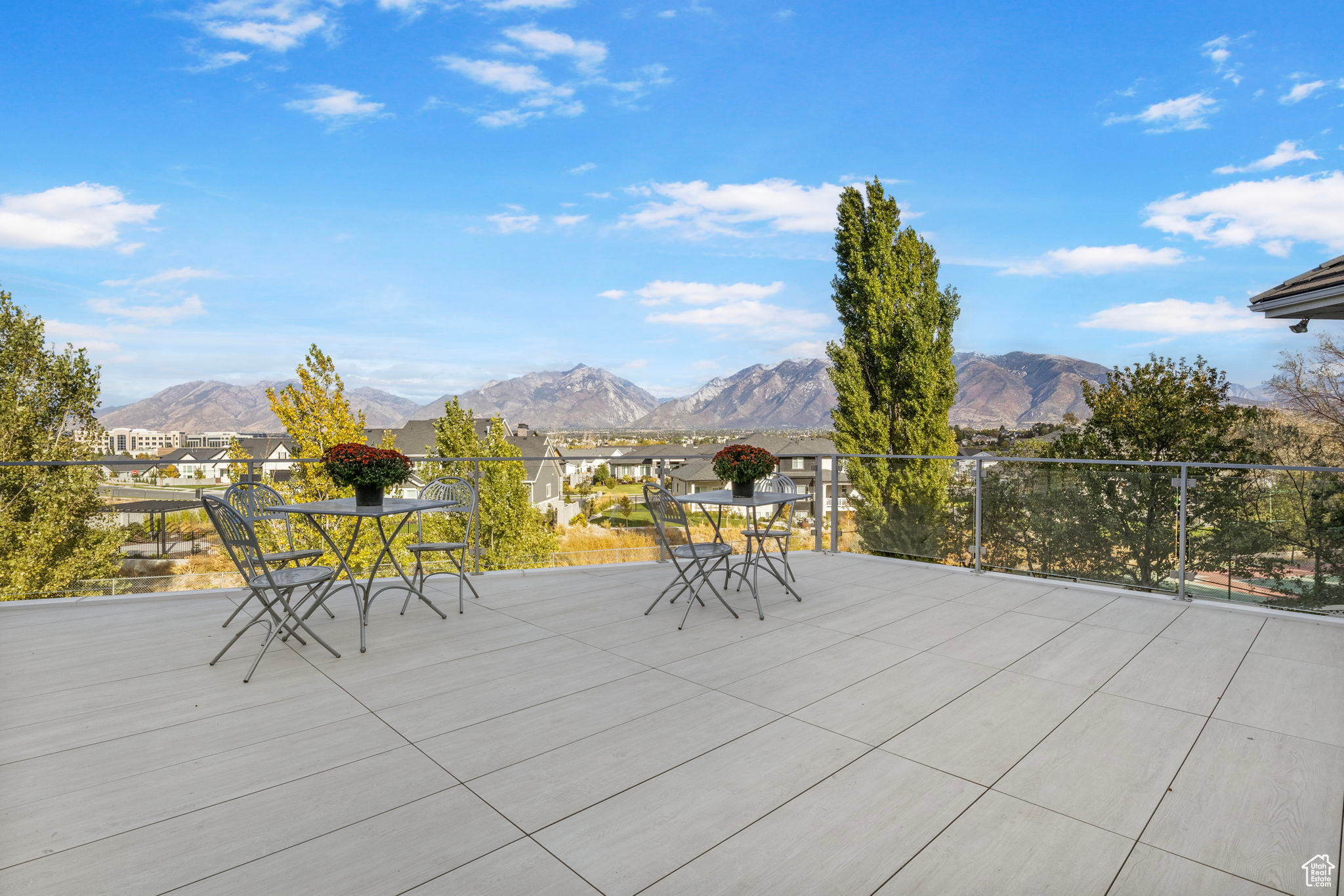 PARKWAY PALISADES - Residential