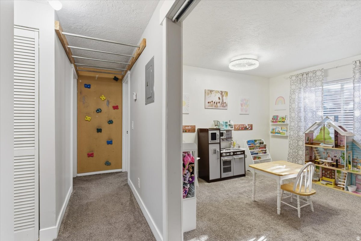 COUNTRY BLUFF ESTATES - Residential