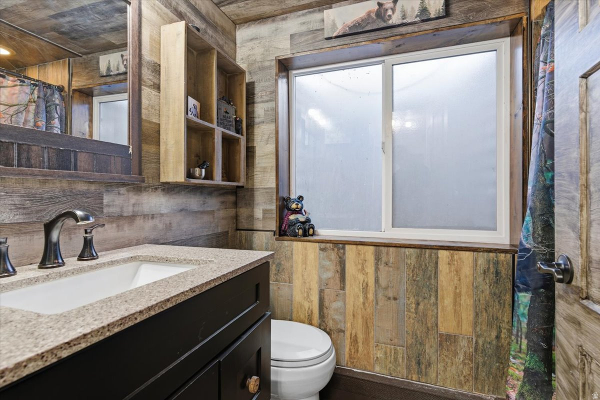 COUNTRY BLUFF ESTATES - Residential