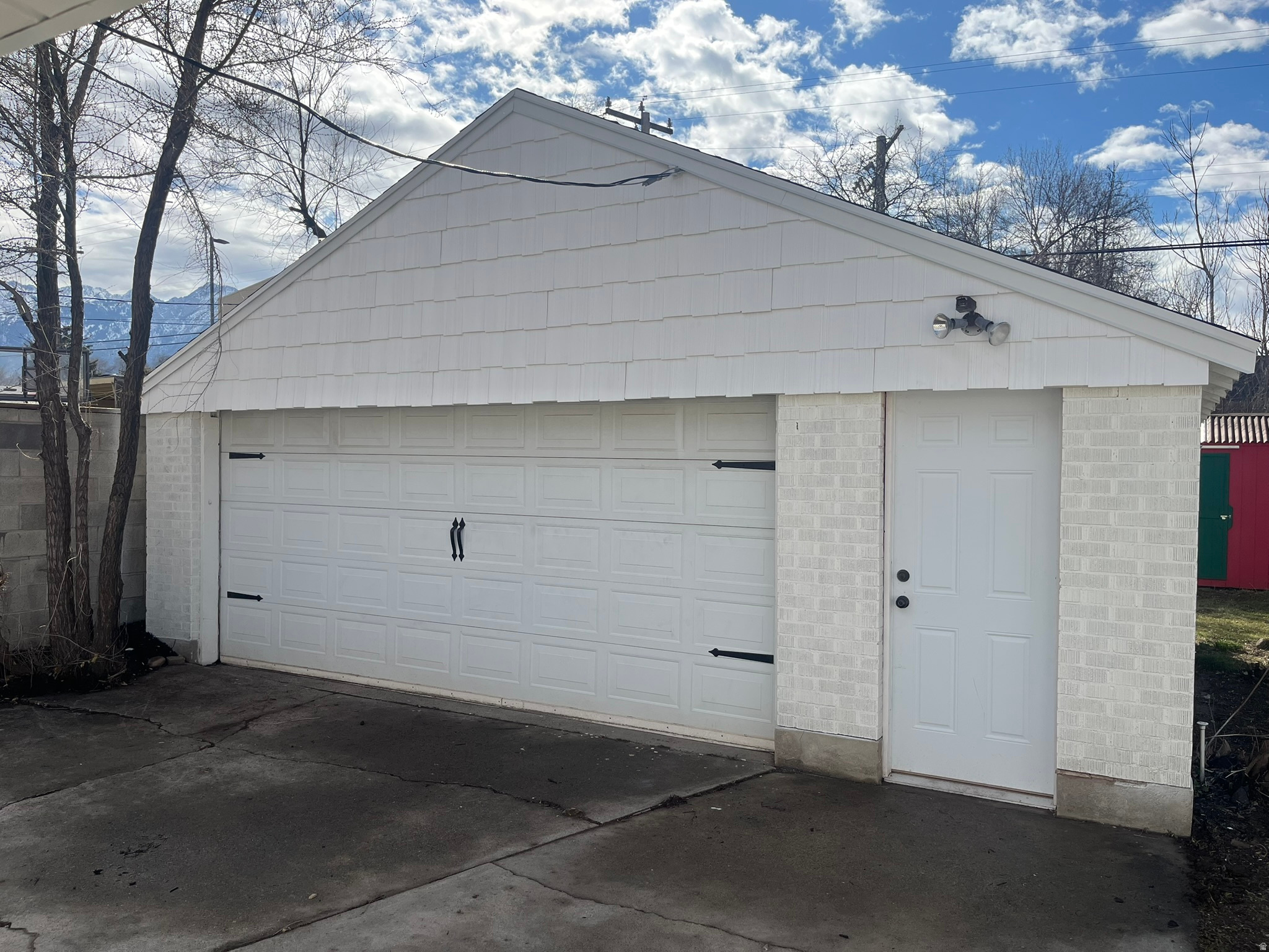 MOUNTAIR ACRES - Residential