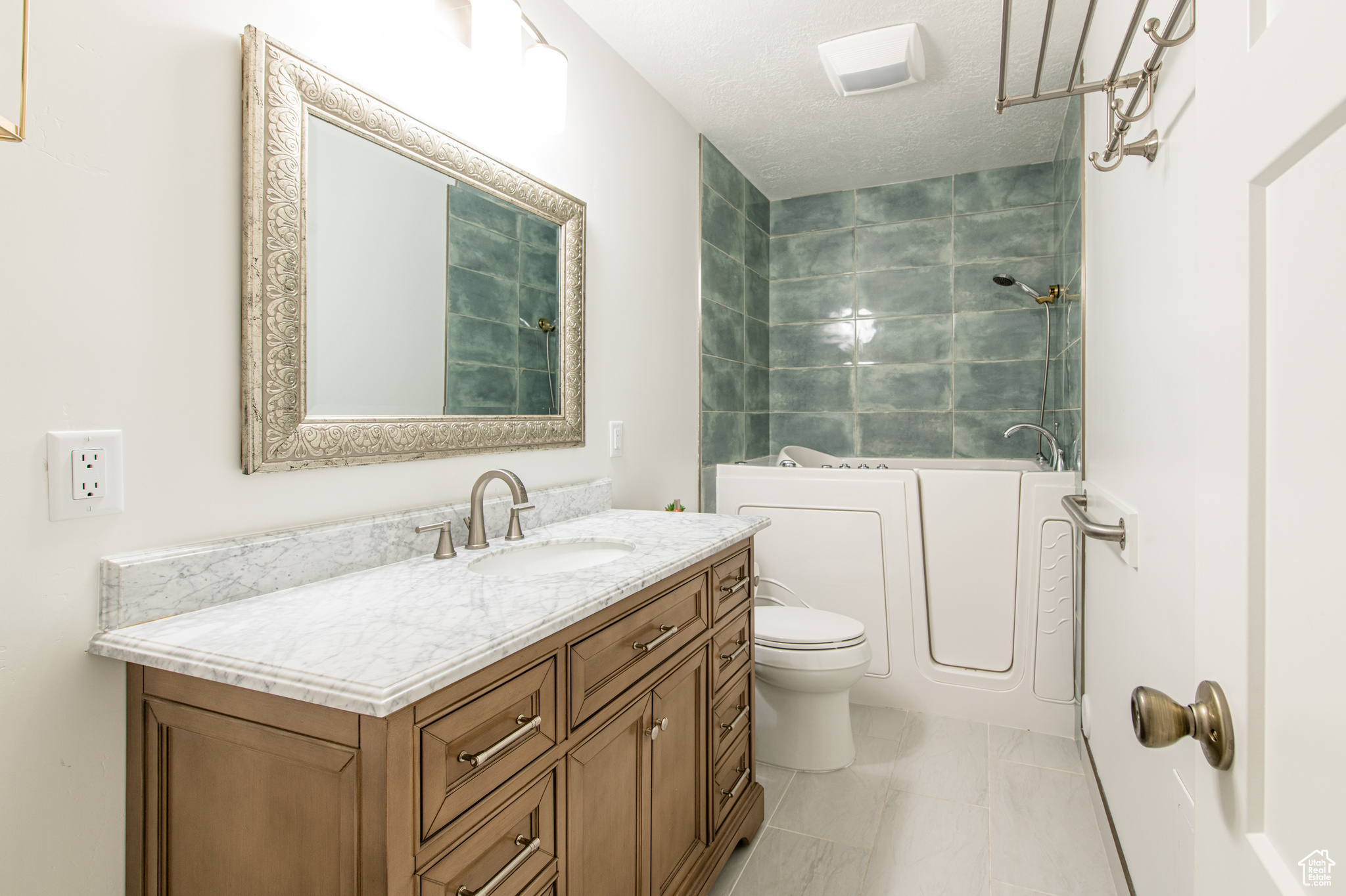 QUAIL VALLEY EST - Residential