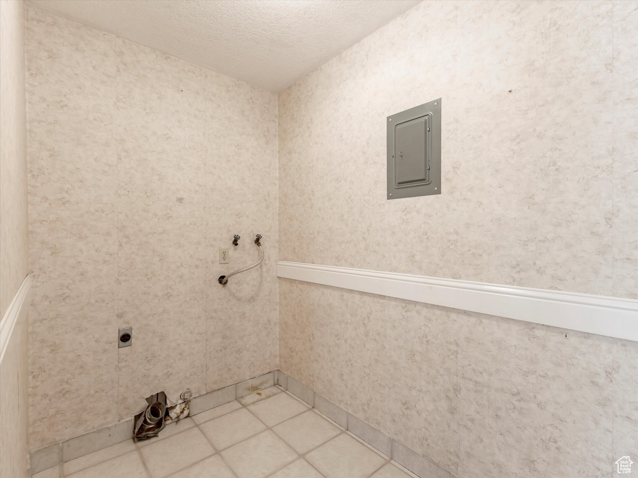 SOMERSET ESTATES - Residential