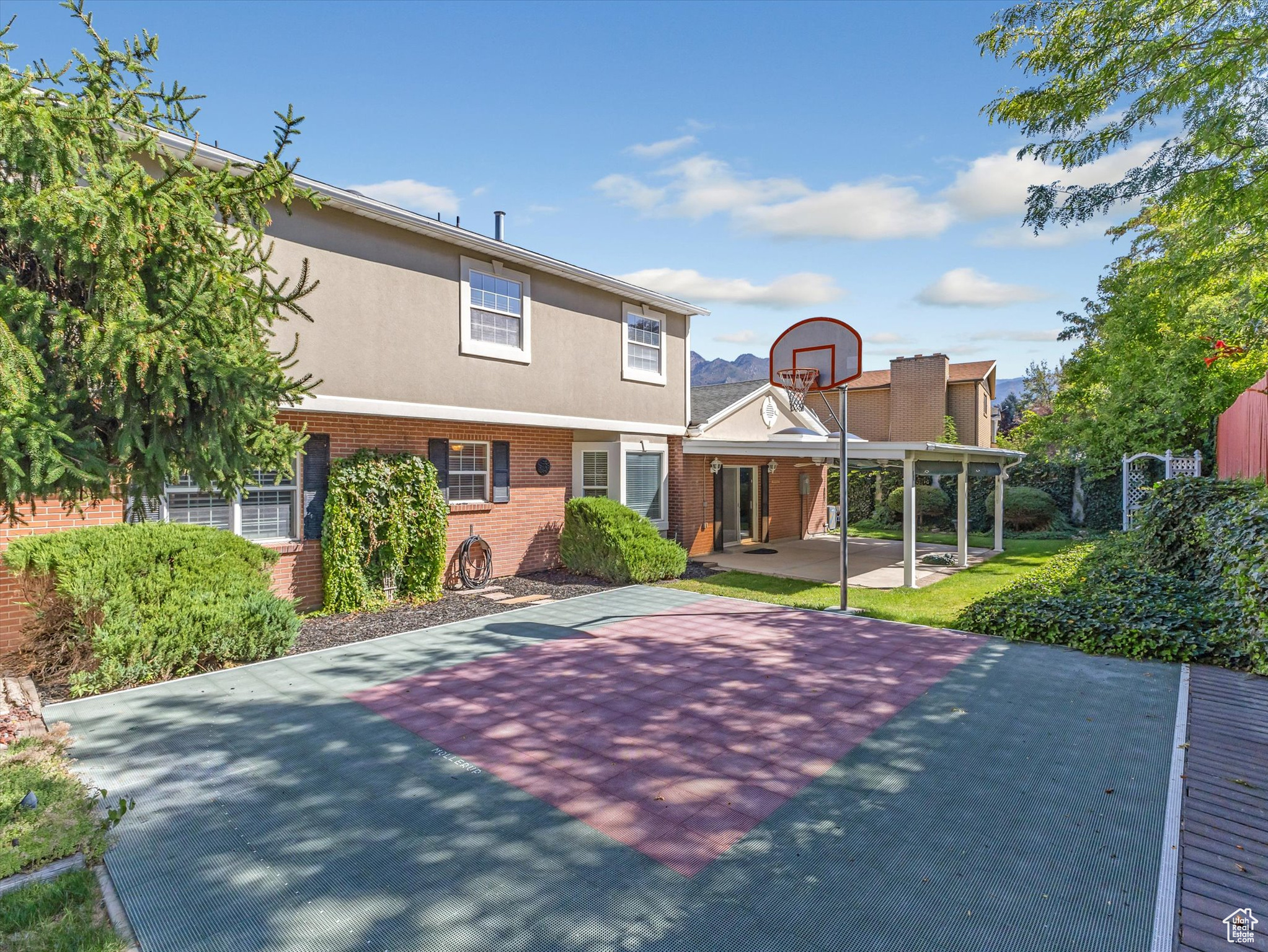 SOMERSET ESTATES - Residential